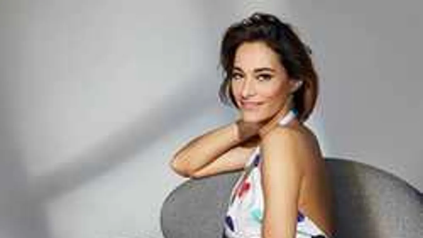 Nyáron is hódít a tűsarok a sztárok körében