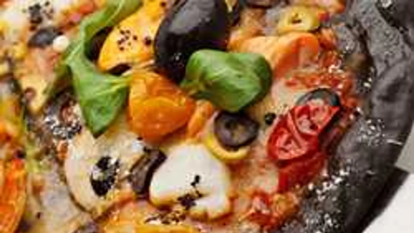 Fekete pizza az új őrület, itt a titok, hogy mitől koromfekete