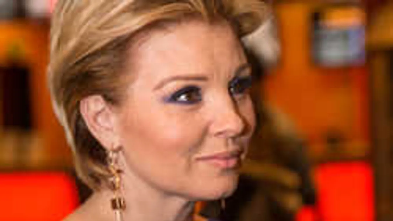 Liptai Claudia bevallotta: Kés alá feküdt