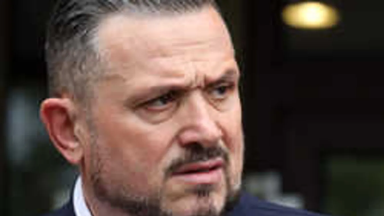 Lajcsi: Hagyják békén a beteg feleségemet