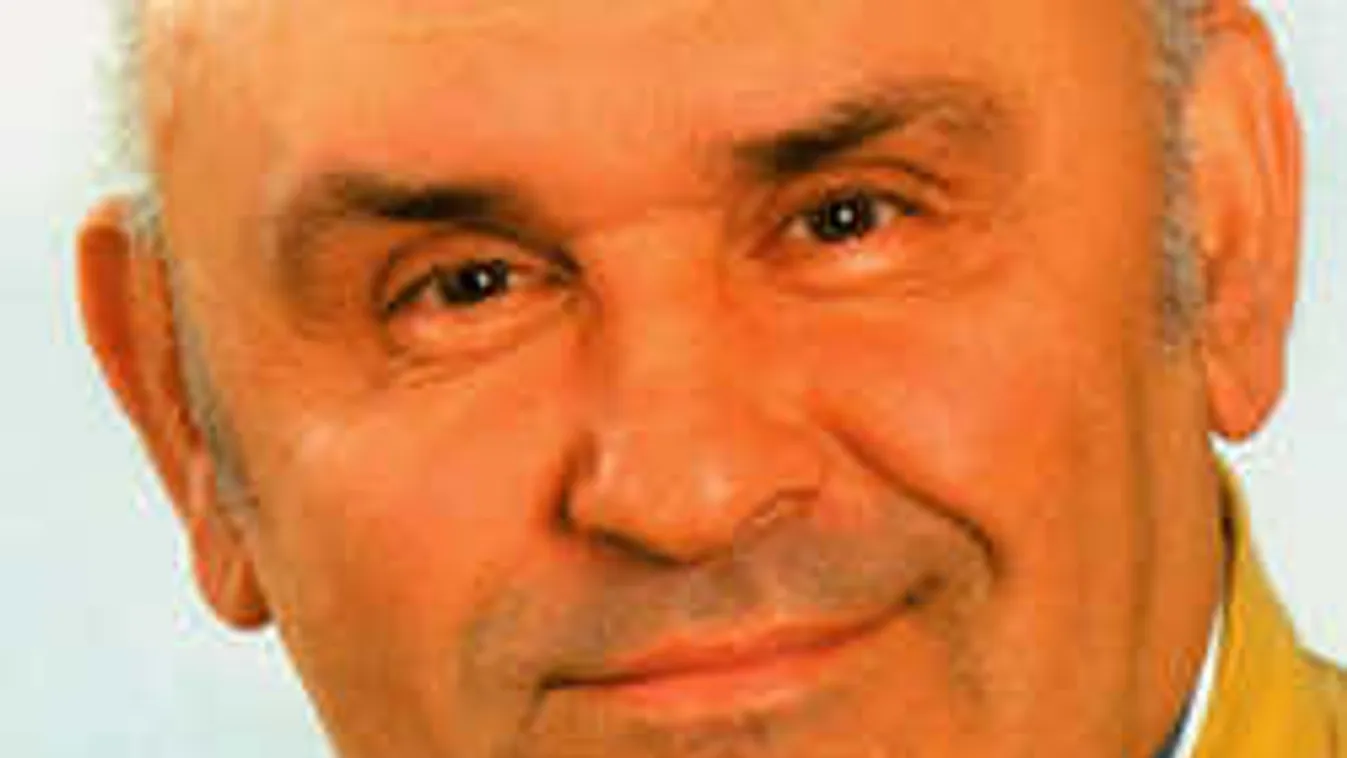 Friss fotó Hofi Géza brutálisan megcsonkított szobráról