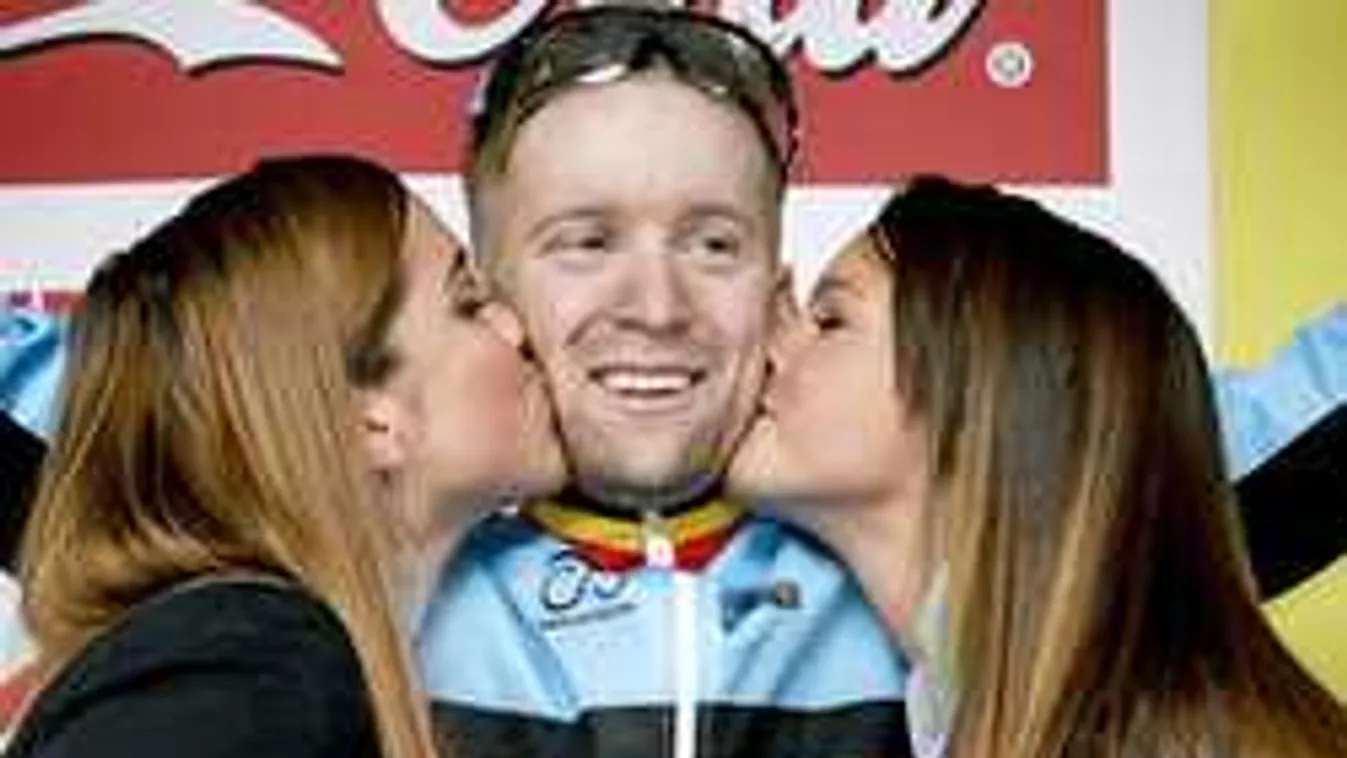 Kufircolás a hoszteszekkel, botrány a Tour de France-on