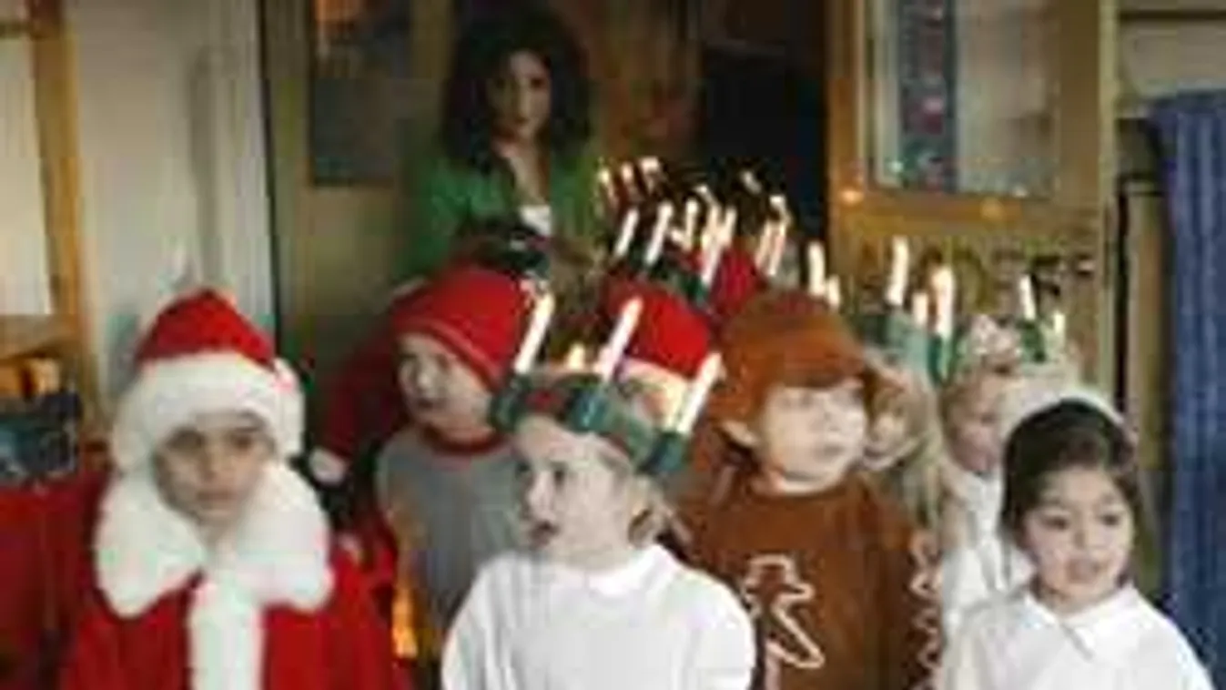 Megtiltották a keresztény óvodásoknak, hogy "áment" mondjanak!