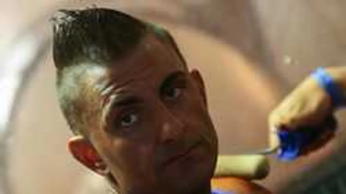 Már a tandíjra sincs pénze Győzikének. Vége az aranyéletnek