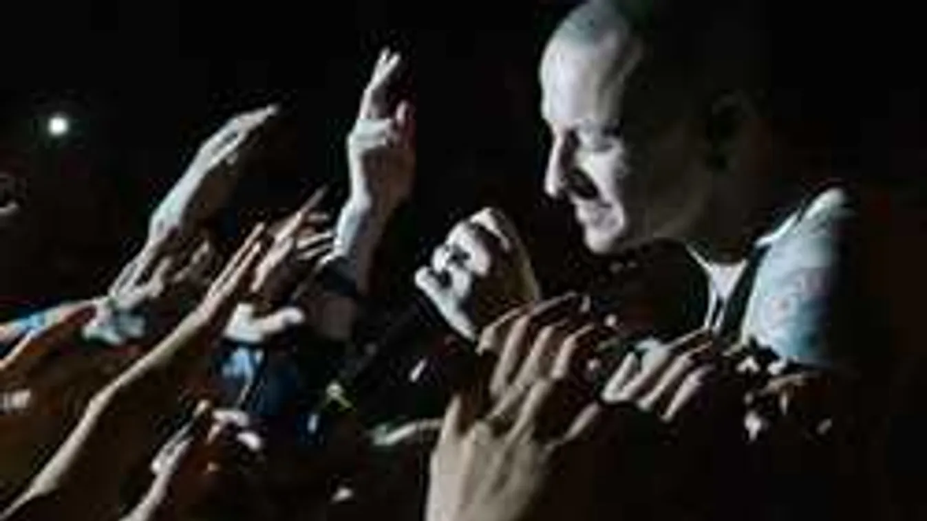 Dermesztő felvétel, így jelentették be Linkin Park énekesének halálát a segélyhívón