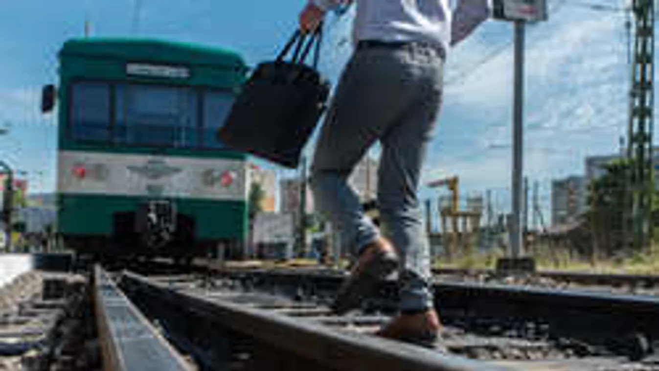 Halálra gázolt egy embert a HÉV hajnalban