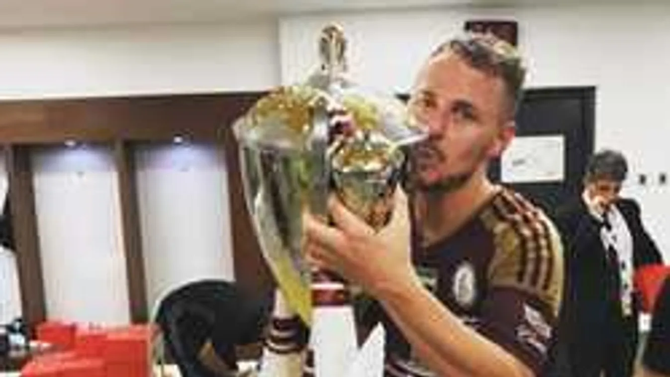 Váltott Dzsudzsák, új szerepben a magyar sztárfocista