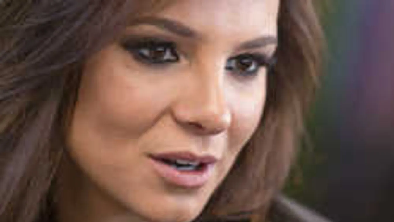 Autóbalesetet szenvedett Sarka Kata szépsége!