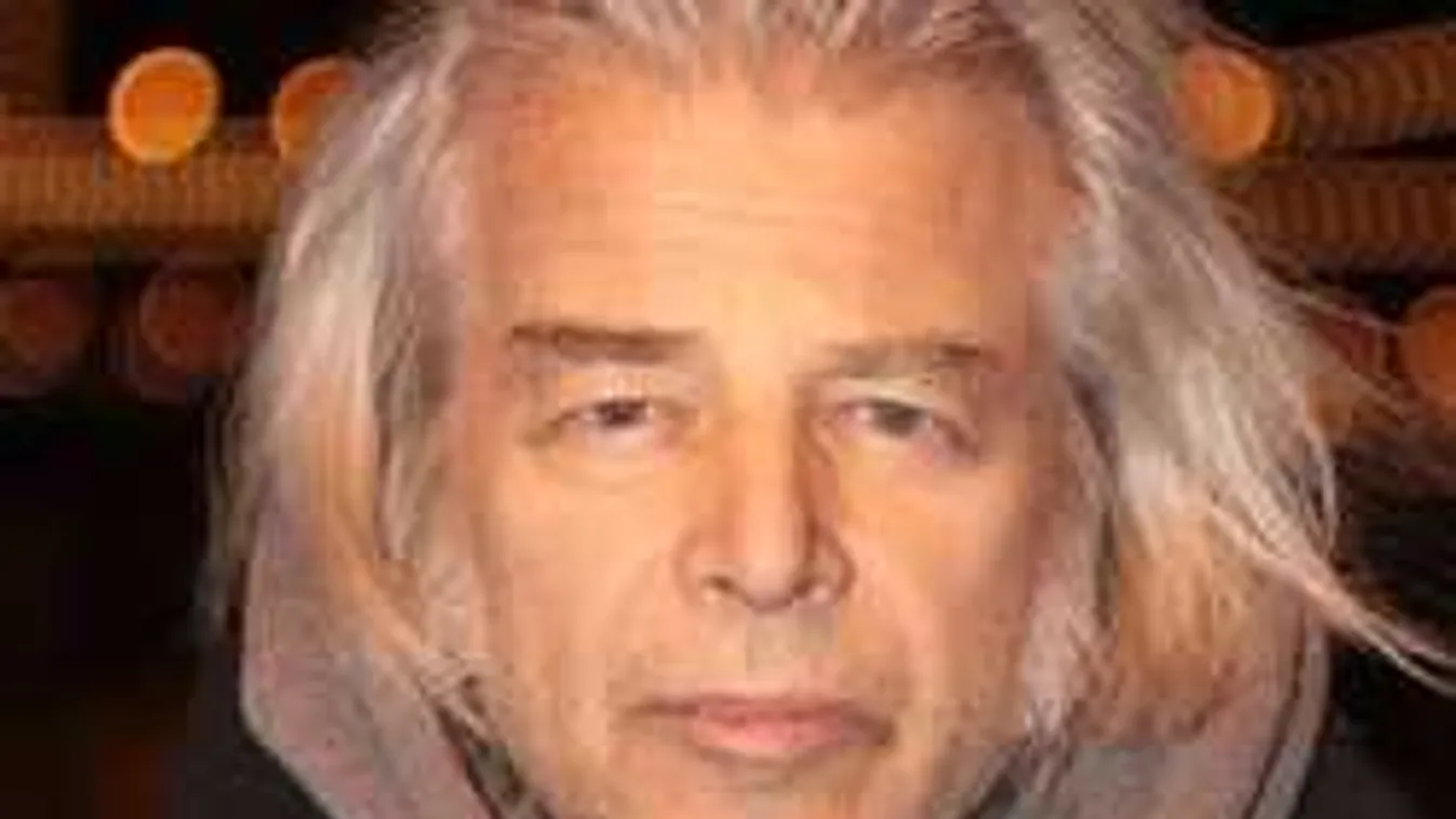 Halálának évfordulóján kapott sírkövet Somló Tamás!