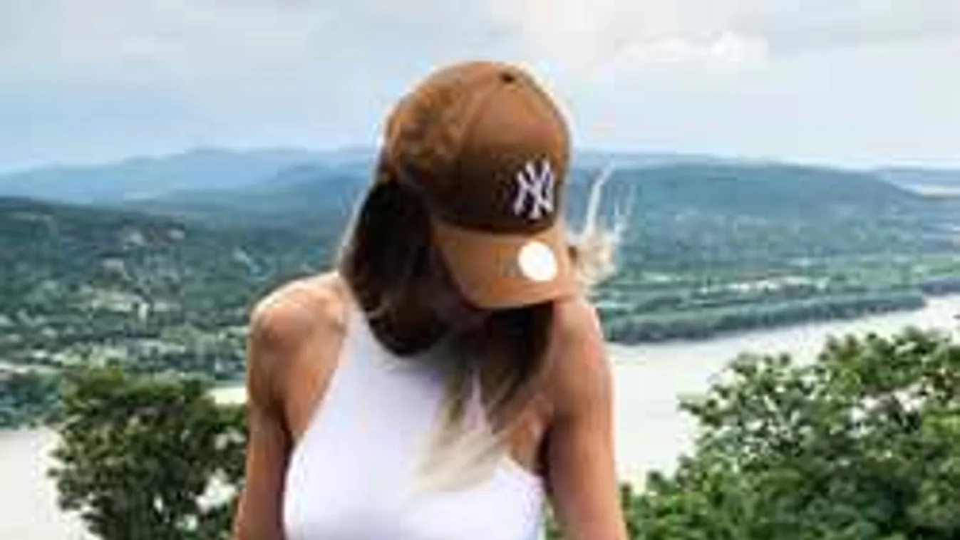 Csorog a férfiak nyála: modellnek állt a szépséges magyar sportsztár