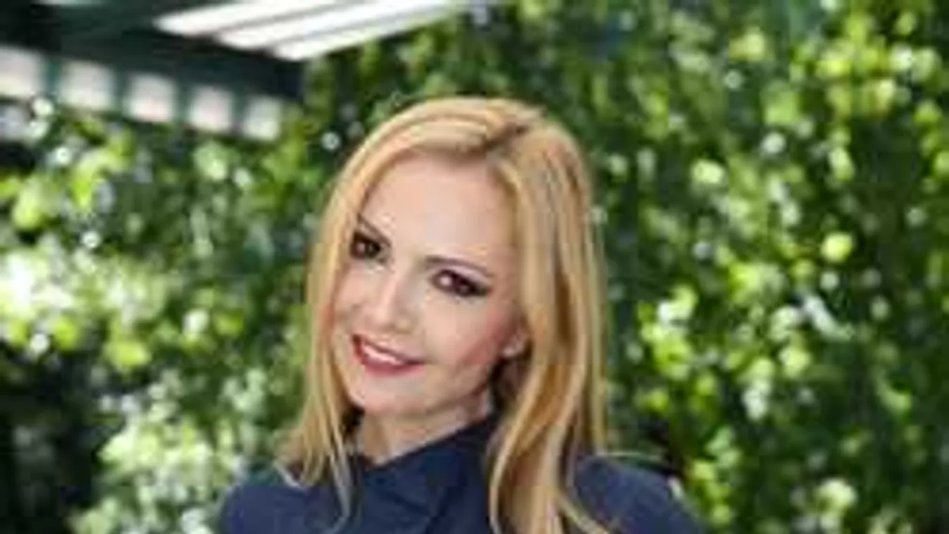 Megmutatta az arcát: ő csábította el a TV2 szexi sztárját