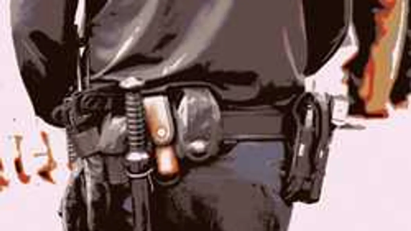 Lebukott a rendőr: 15 éves lánnyal szexelt