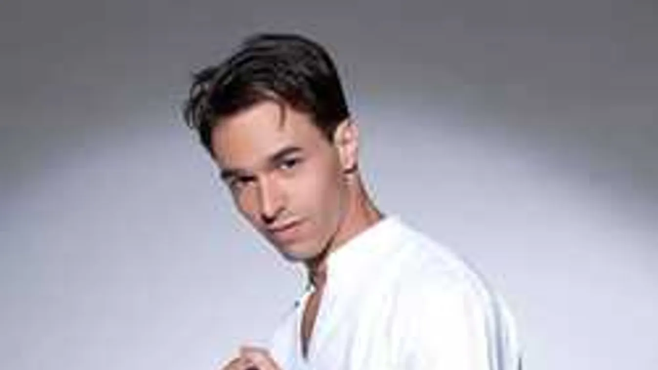 Tündéri babafotót mutatott a fiatal magyar sztár