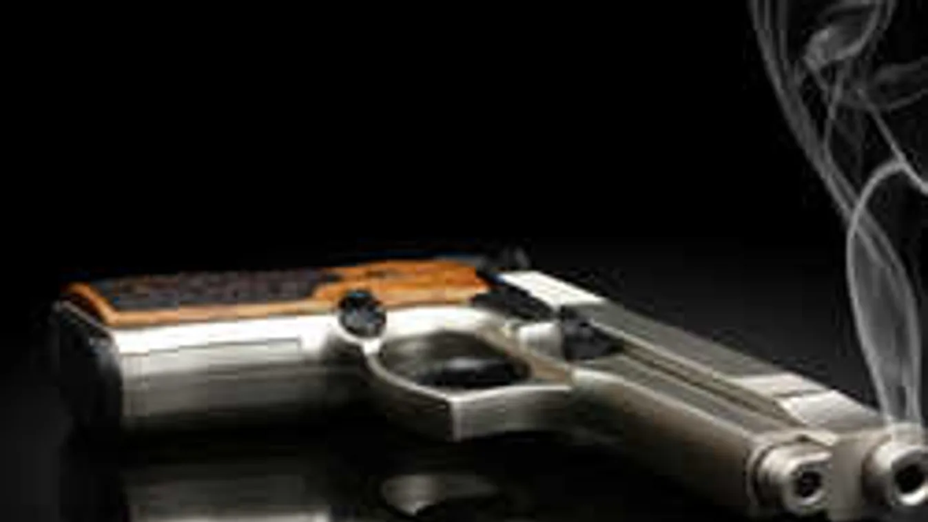 Bizarr baleset: Beleült a pisztolyába, férfiassága bánta