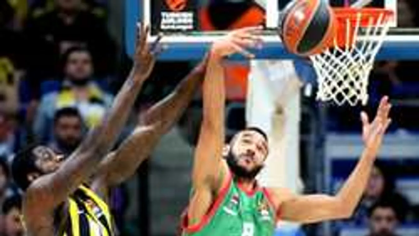 Váratlan bejelentés, ez vár Hanga Ádámra