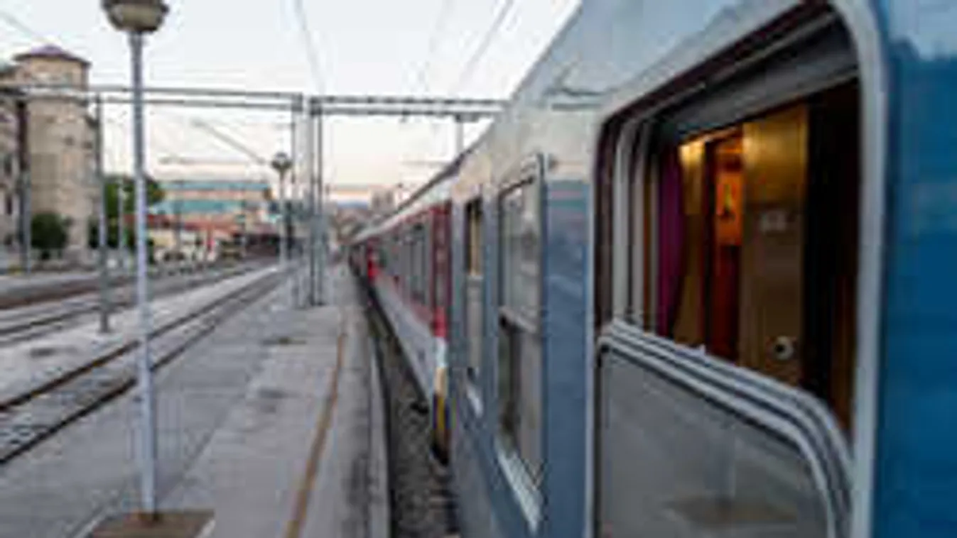 Vonattal utaznál? Felsővezeték-szakadás történt Kőbánya felsőnél