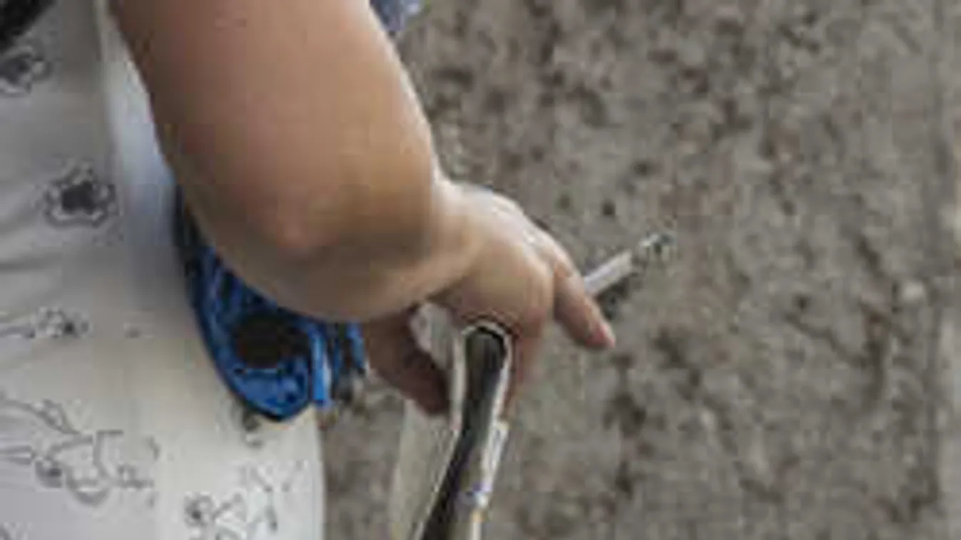 Hőssé vált a pilisvörösvári rendőr: égő házból mentette a lakót