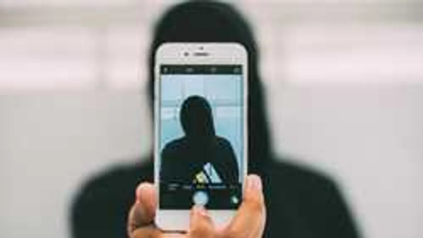 Borzalmas véget ért a szelfizés, megfulladtak a fiatalok