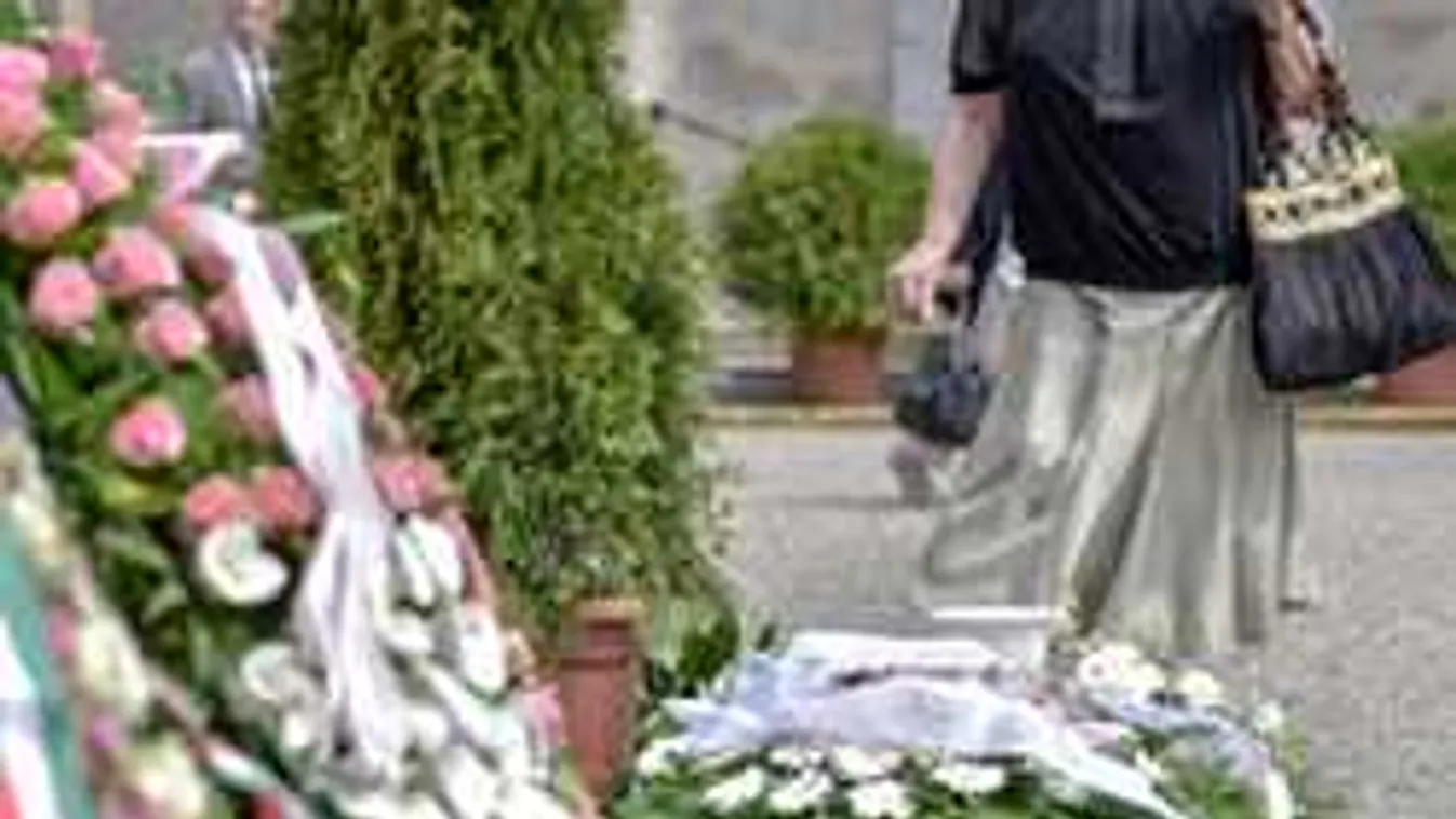 Ezek voltak Schubert Éva temetésének legdrámaibb pillanatai