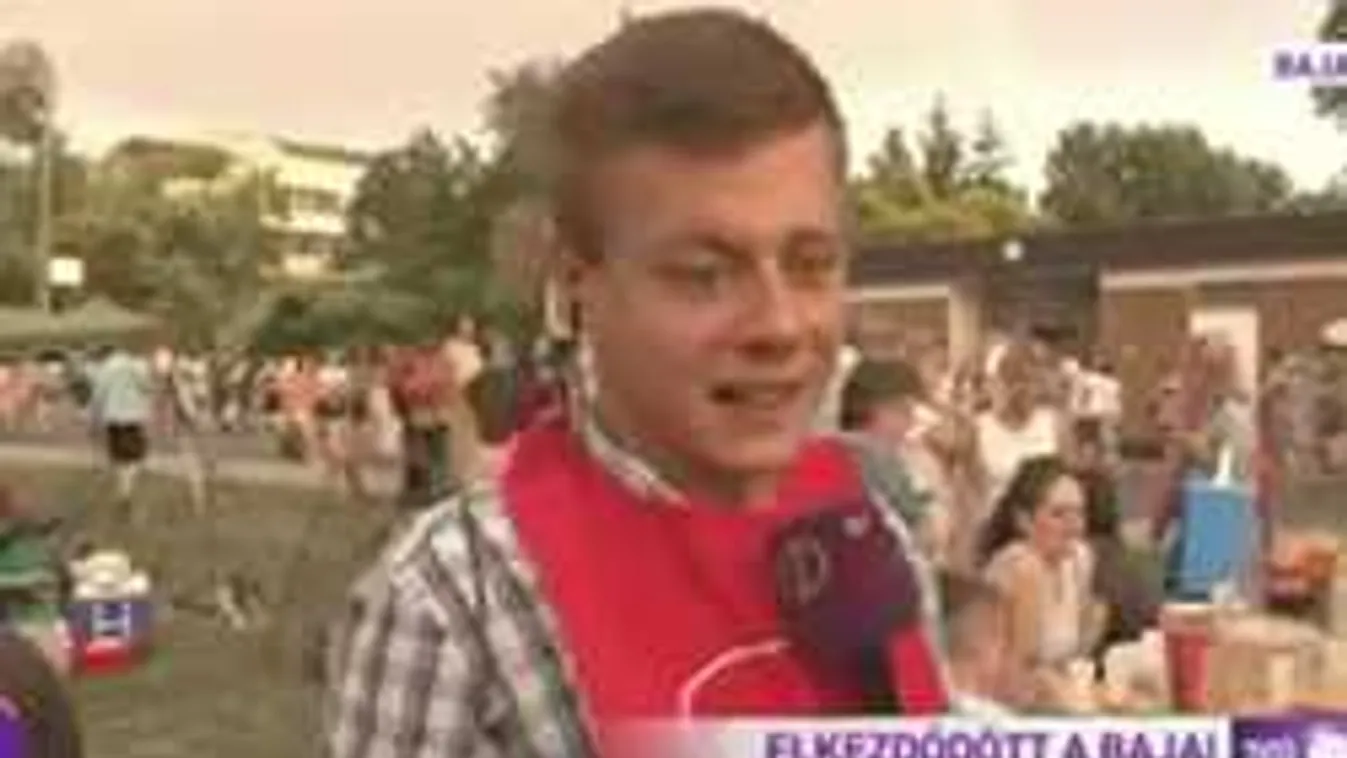 Ezért viselkedett furán az M1 riportere!