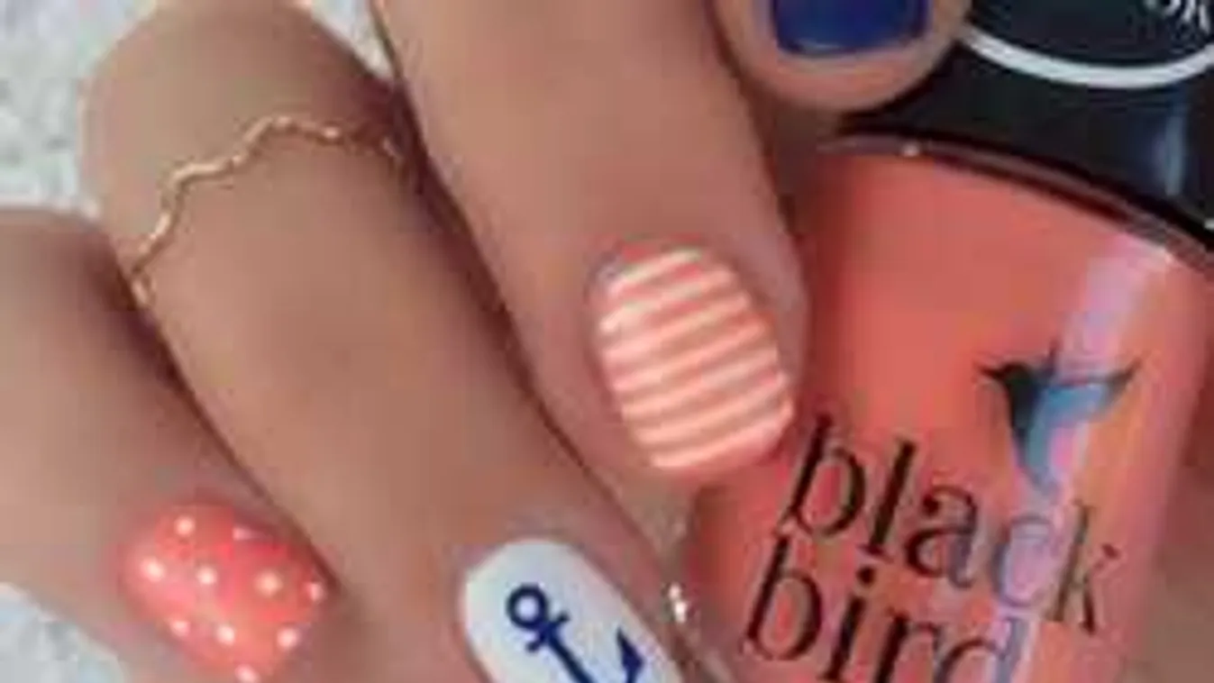 Mesés, nyári manikűrök - íme a szezon legmenőbb mintái!