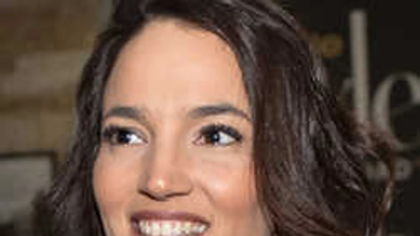 Lesifotó készült: fővárosi plázában múlatta az időt Debreczeni Zita!