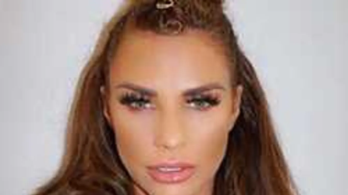 A tévében dobta le ruháit az ötgyermekes sztáranyuka