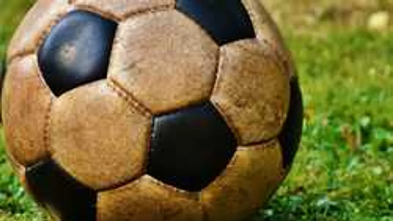 Gyerek terroristákat vertek ájultra, mert fociztak