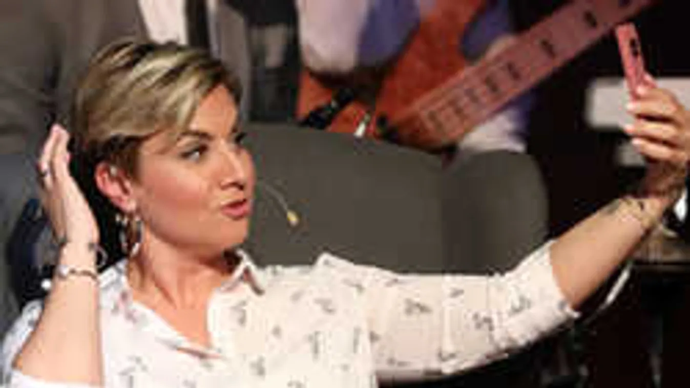 Sosem látott fotó: így tornázott Ábel Anita a Szomszédok idején!