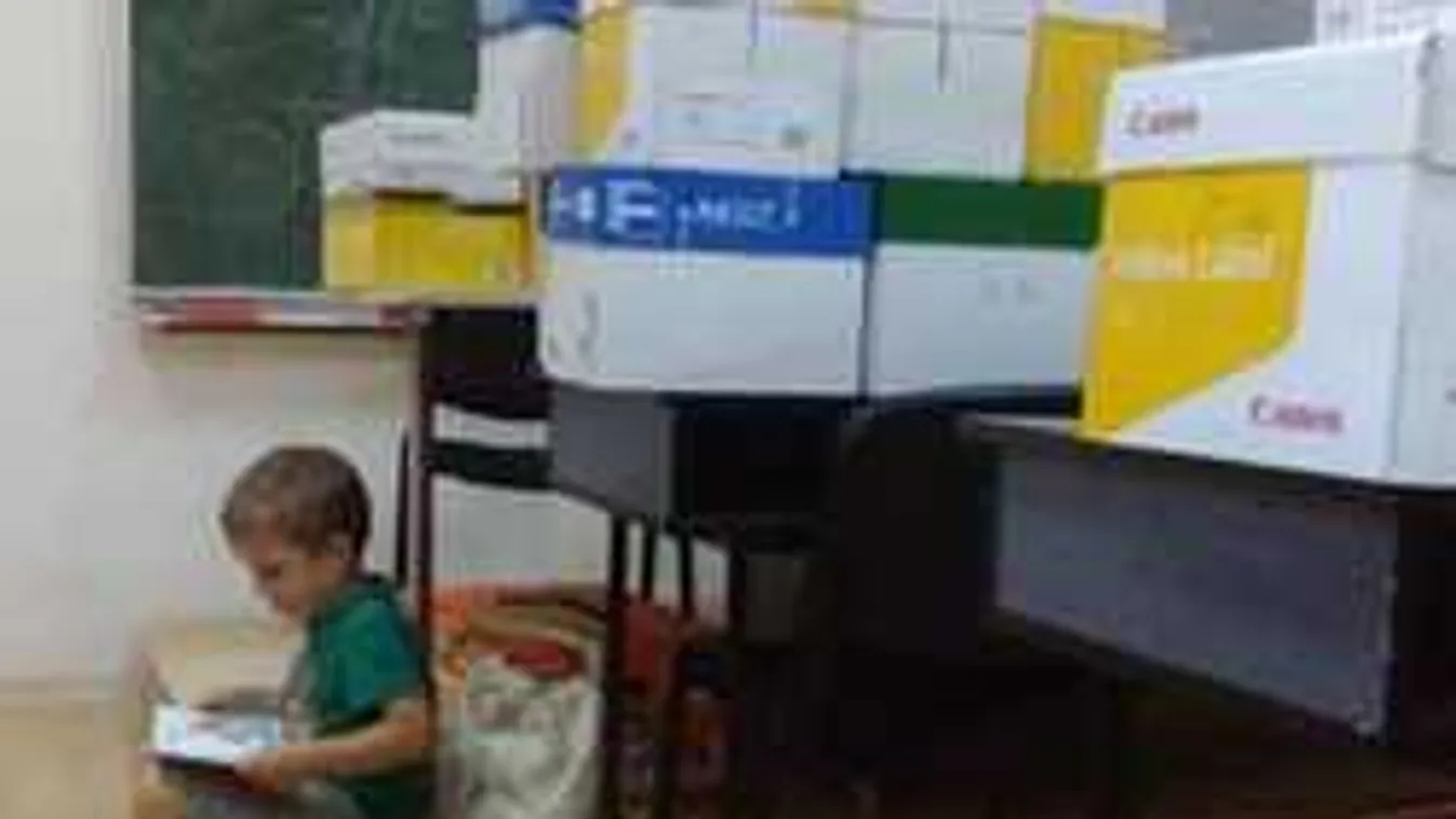 Két és fél tonnányi könyvet gyűjtöttek a határon túli magyaroknak