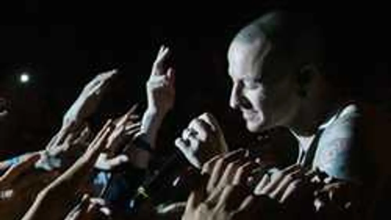 Megrázó fotó: ebben a házban találták holtan a magyarok kedvenc énekesét