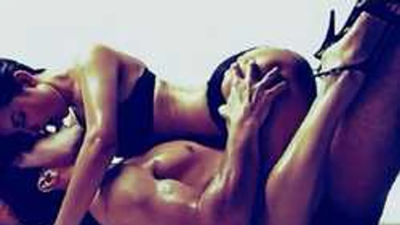 Pózok, hogy minden együttlét olyan eszelős legyen, mint az első!