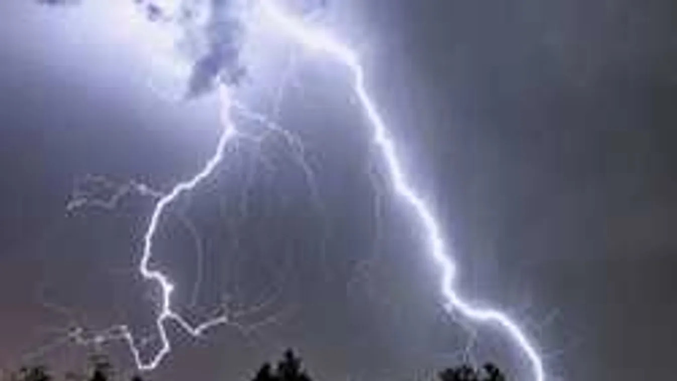 Hirtelen csapott le a villám a szabadstrandon: két nő esett össze