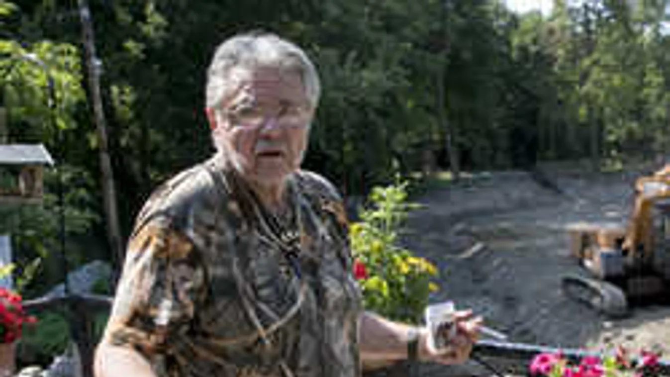 Oszter Sándornak elege lett: Mindenkit beperelek