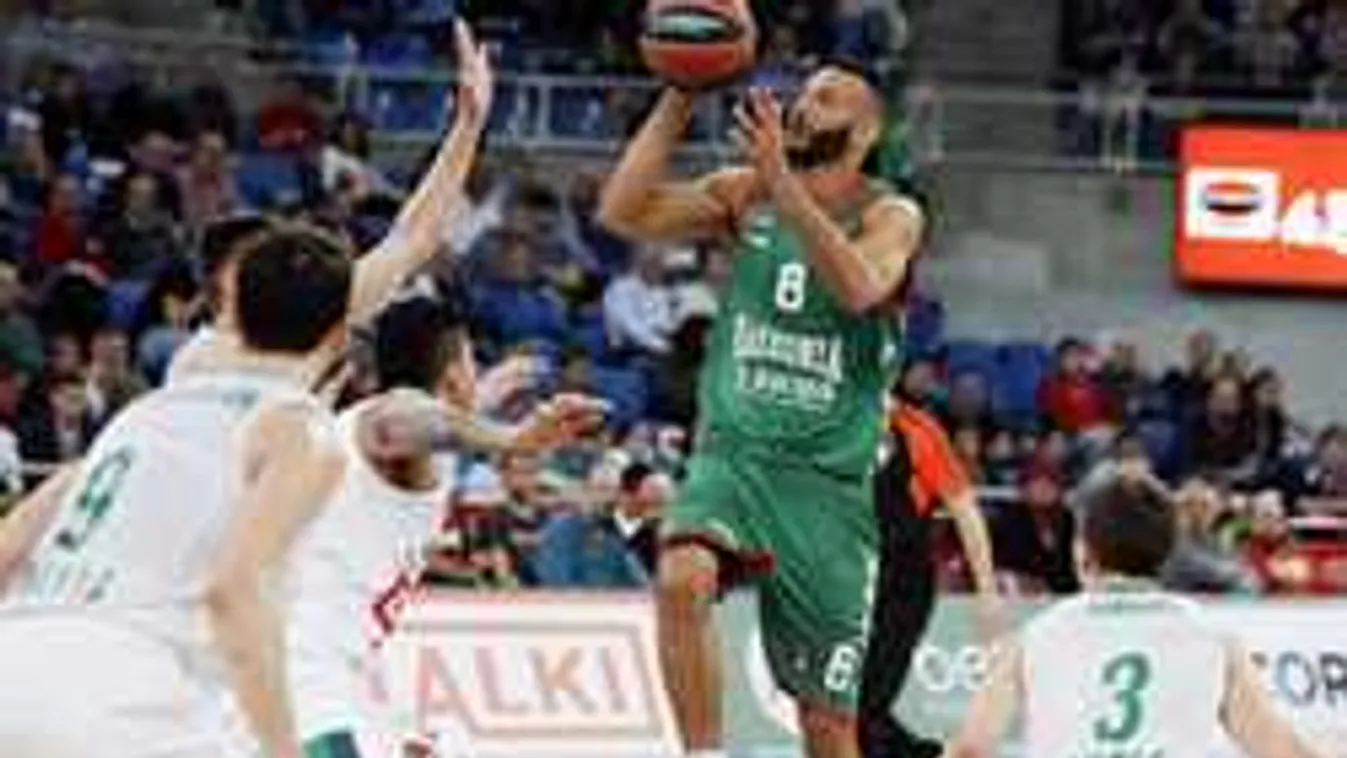 A világ egyik legjobb csapatánál folytatja a magyar válogatott ásza