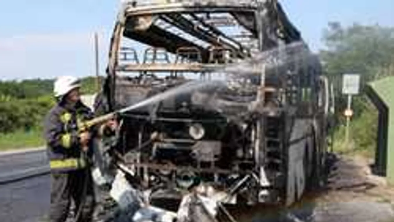 Rémisztő statisztika: Hetente két busz gyullad ki a magyar utakon