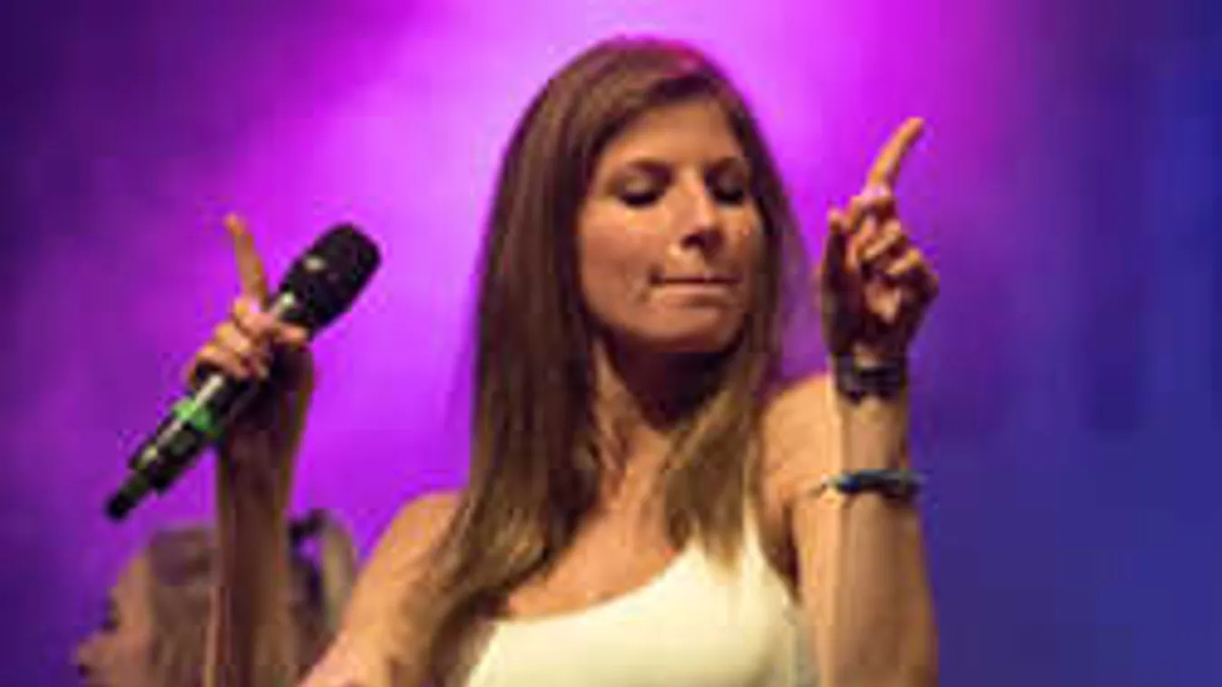 Belefeledkezett a bulizásba Stohl Luca: így még biztosan nem láttad