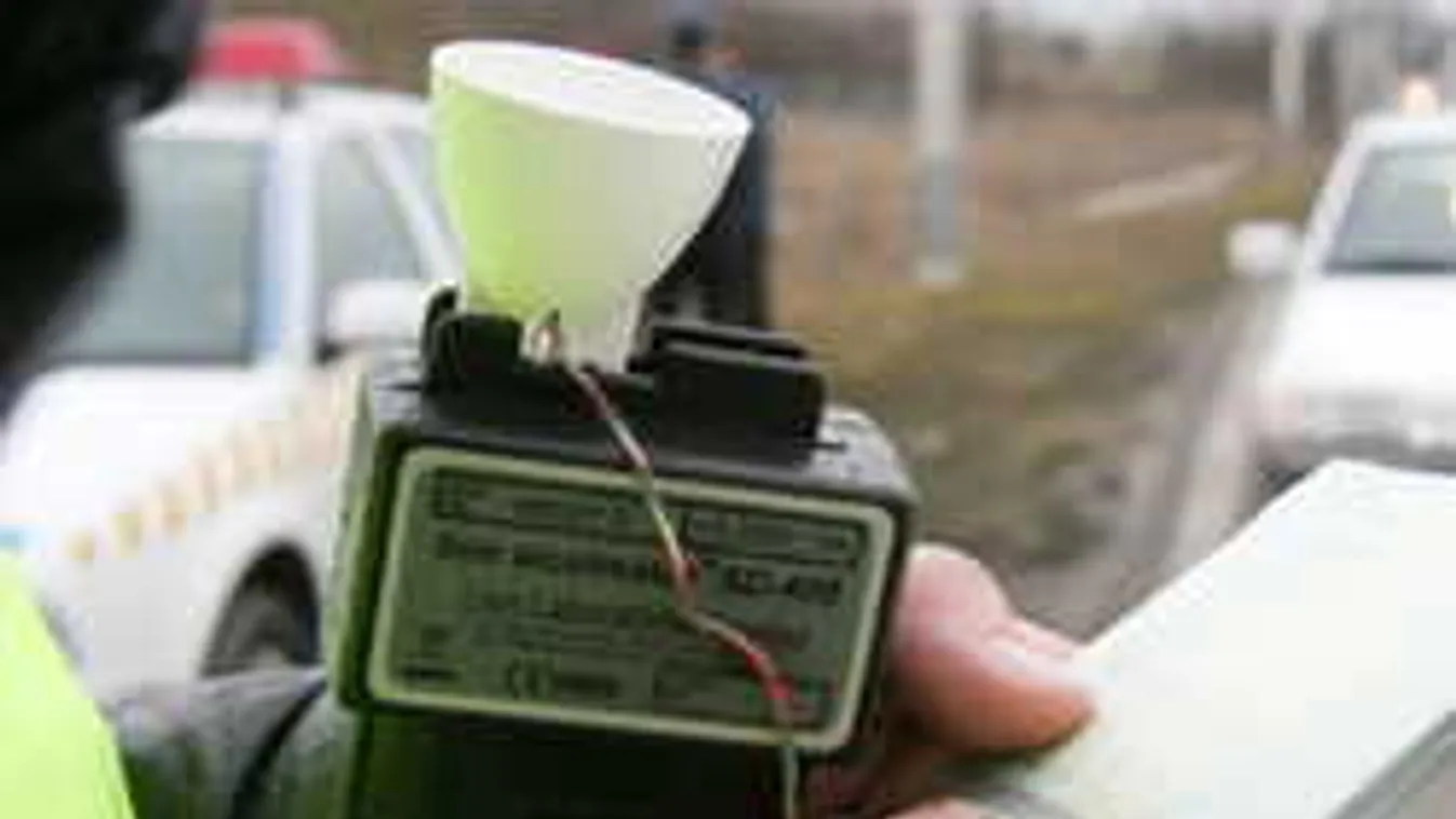 Ezt hogy? Részegebb volt a rendőr, mint a szondáztatott sofőr