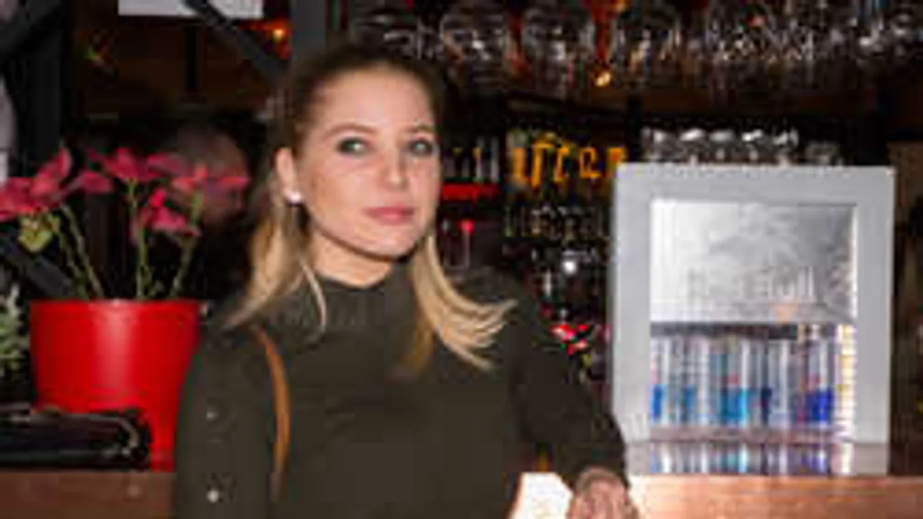 Aggódnak a rajongók, lebetegedett a várandós Szabó Zsófi