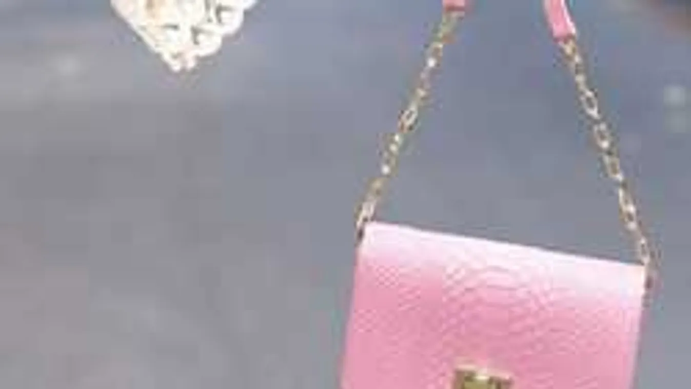 Megőrülnek a nők a legújabb táskadivatért