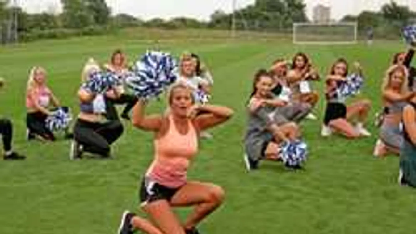 Hihetetlen, ezért rúgták ki a dögös pompom-lányokat