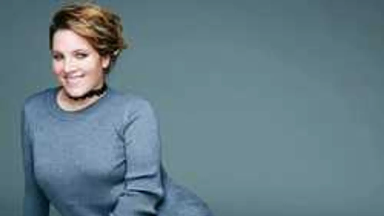 Pezsgőfürdőben kényezteti magát a meztelen Tóth Vera. Fotó