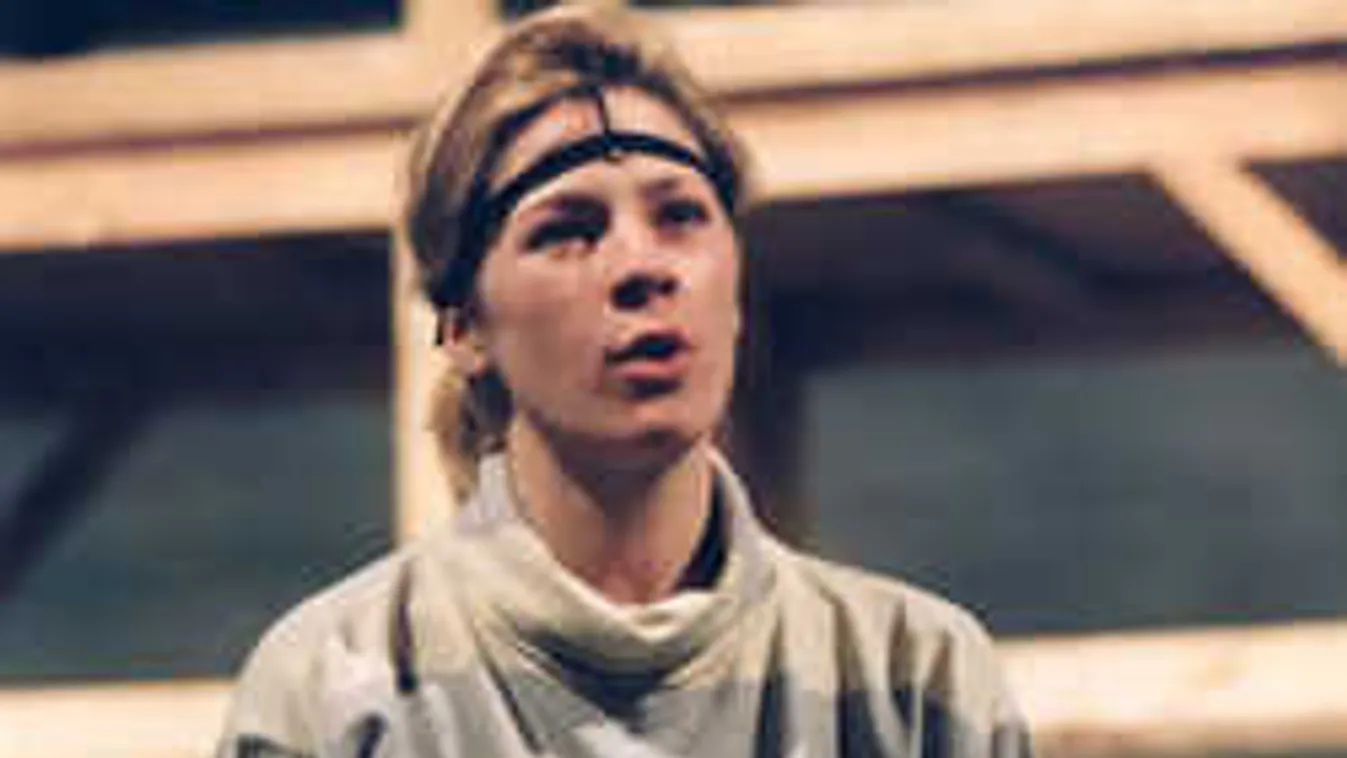 Ilyen volt a színpadon két évtizeddel ezelőtt Sáfár Mónika!