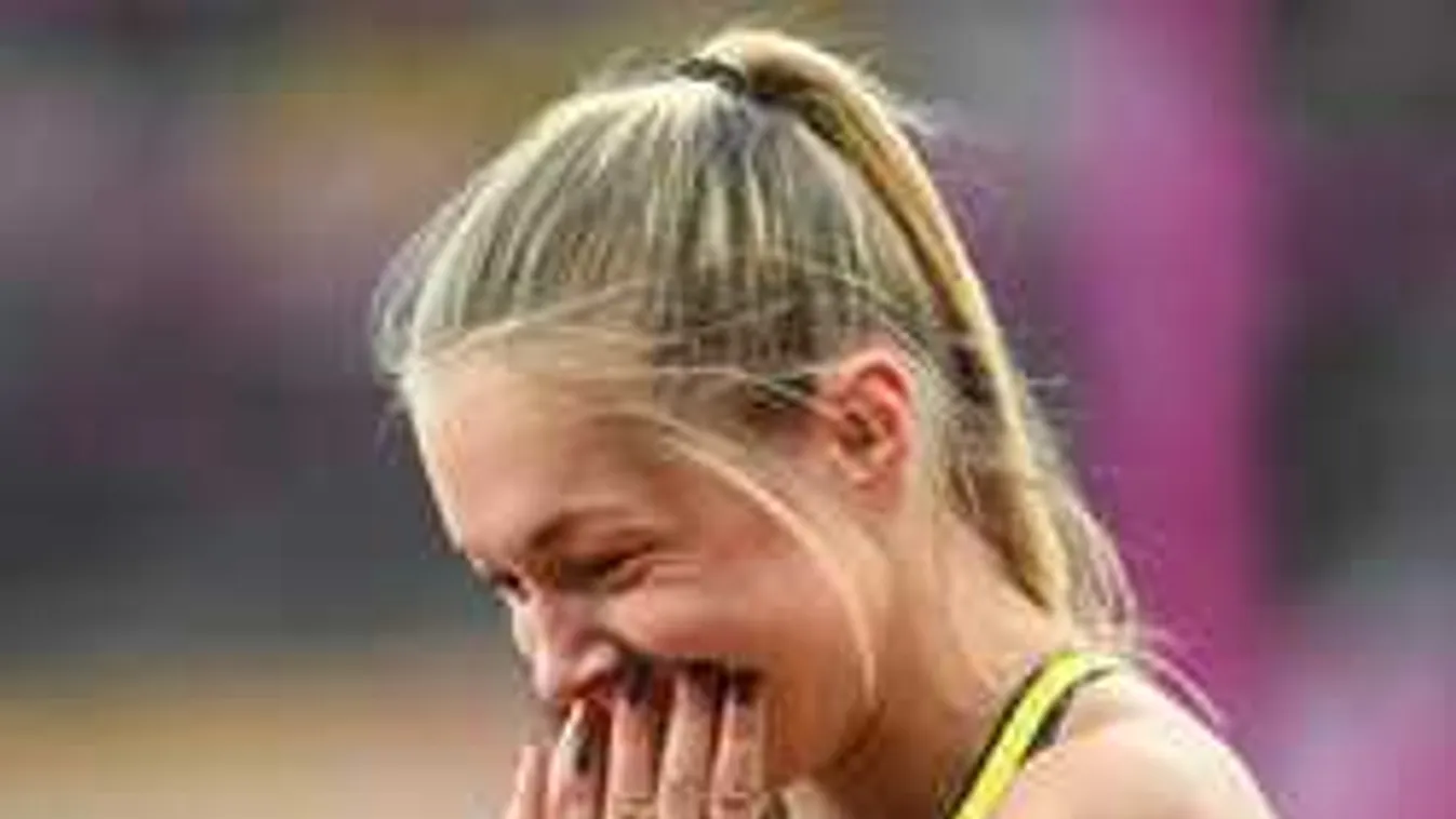 Nyalakodva turbózza magát a szexi atlétalány