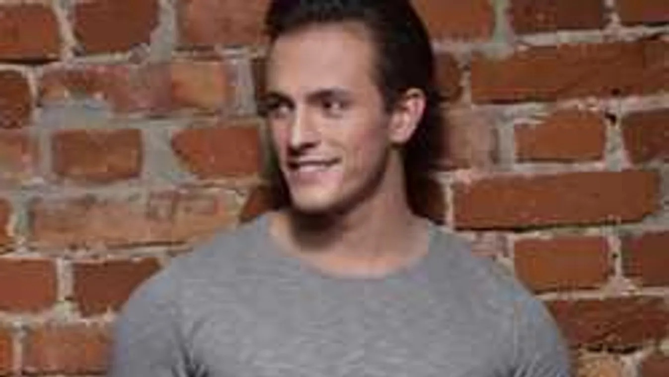 Maga sem gondolta volna, de igazi apa lett az Operettszínház sztárja