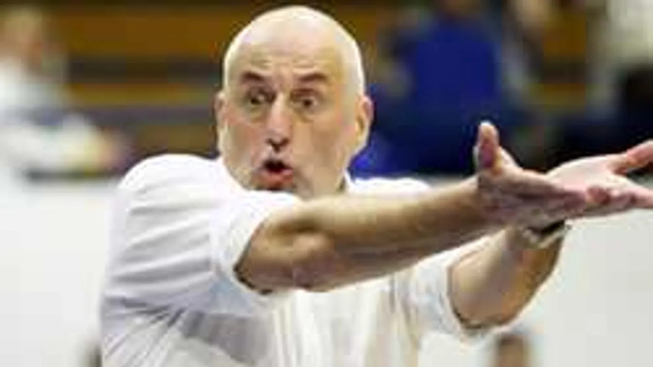 Botrány, elküldték a magyar válogatott szövetségi kapitányát