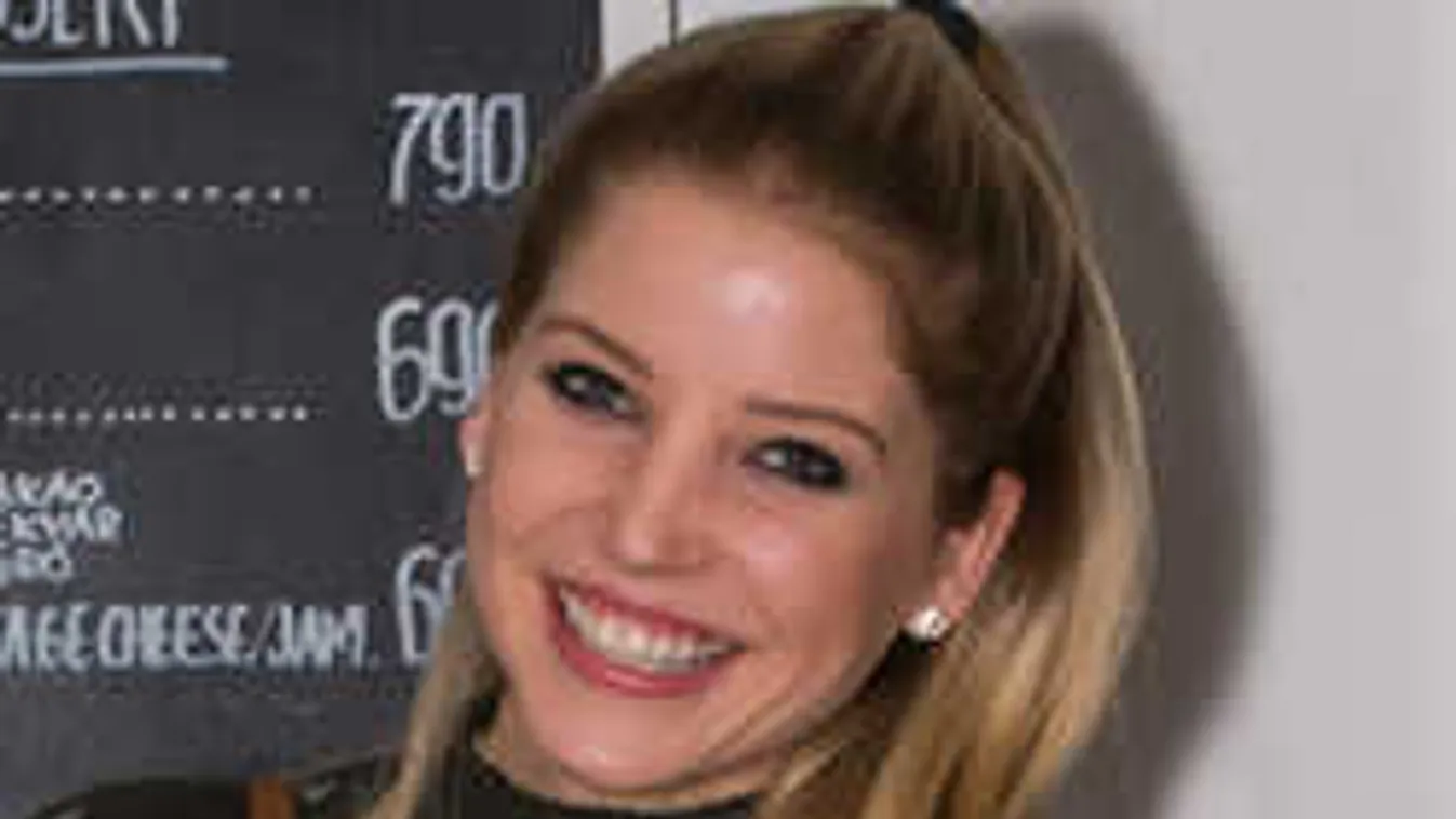 Hatalmas örömhír, kiderült Szabó Zsófi születendő gyermekének neme