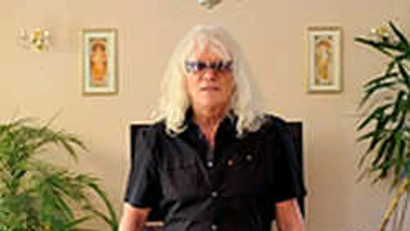 Nagy veszélyben volt Kóbor János: az éjszaka közepén rabolták ki!