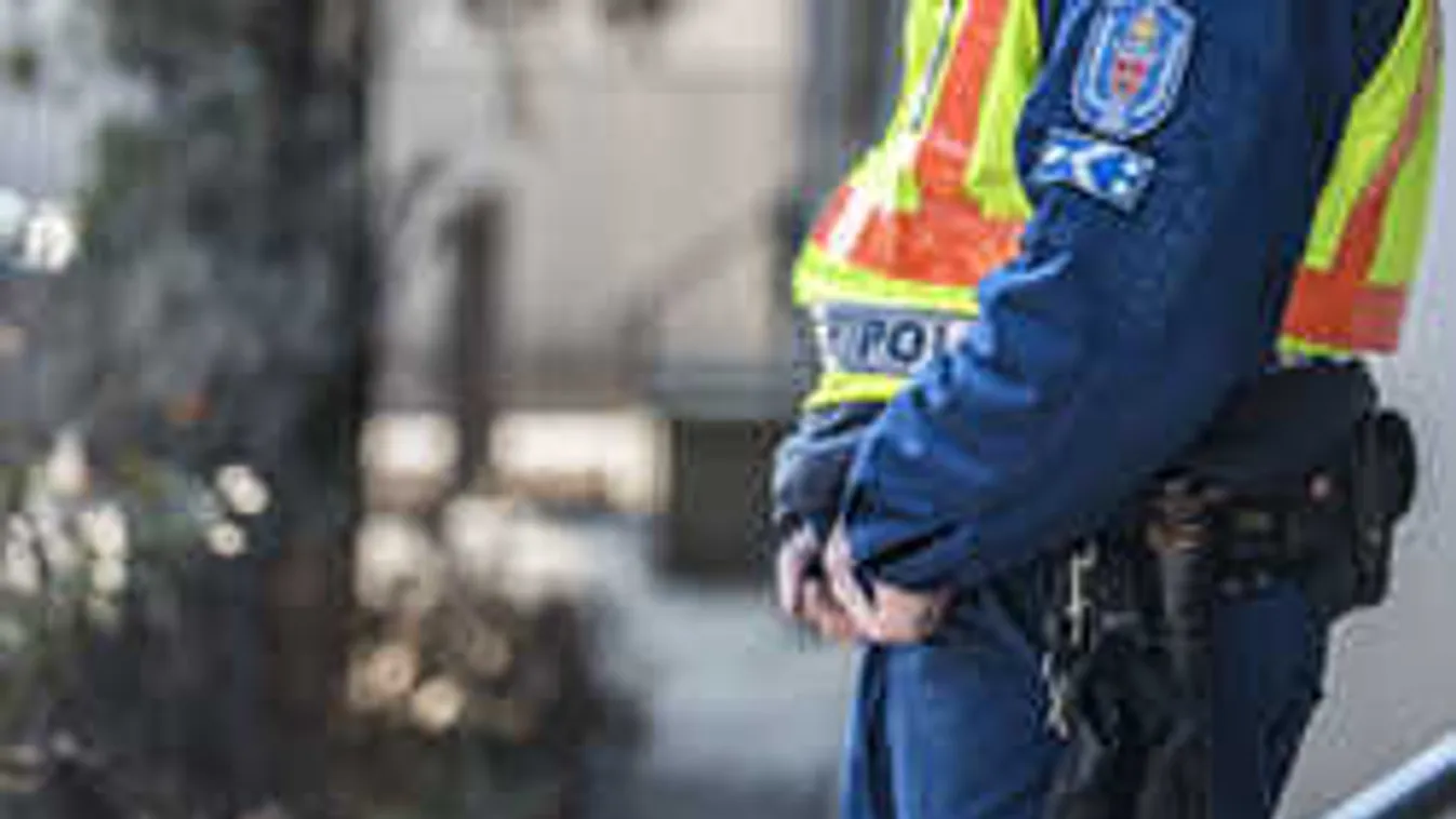 Rendőrnek adták ki magukat, így raboltak Szegeden