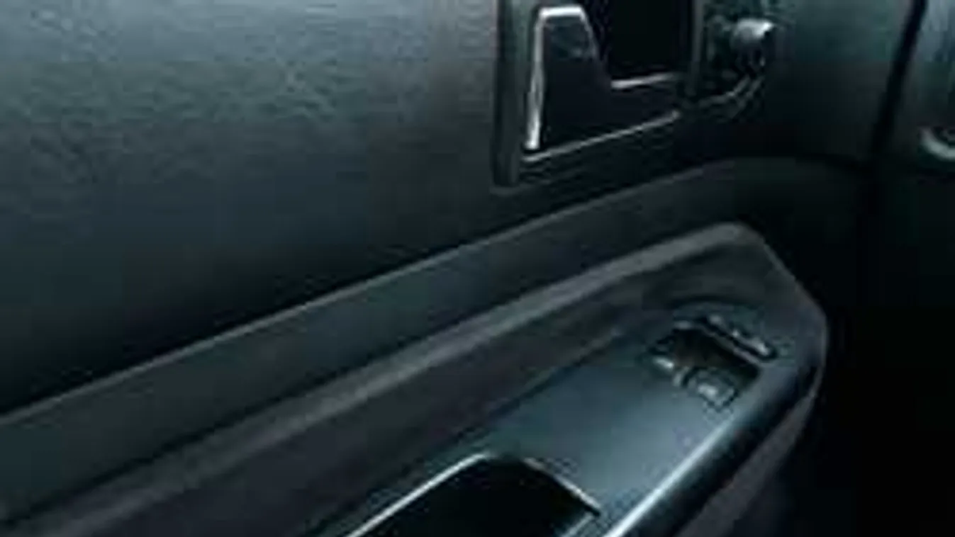 Szörnyű tragédia történt, meghalt a forró autóban hagyott kisgyerek